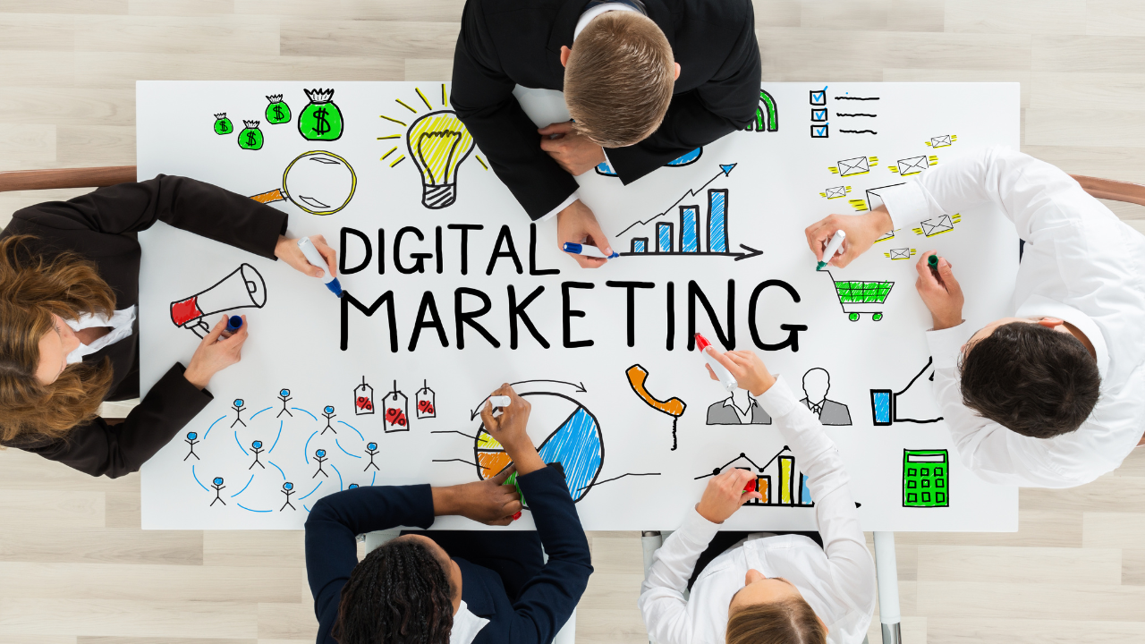 BBA in Digital Marketing: Why It’s a Hot Career Choice Today