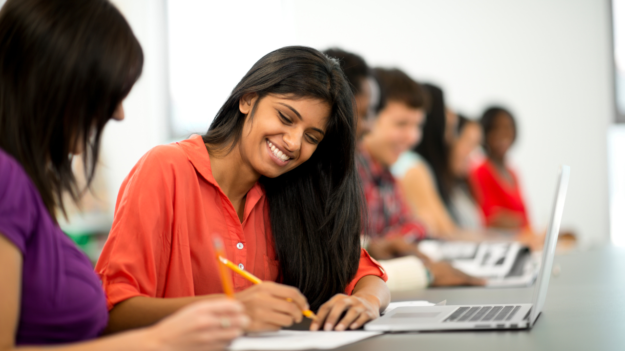 How to Network Effectively as a College Student (Even if You’re Introverted)
