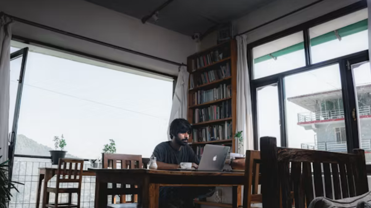 How to Build a Strong LinkedIn Profile as a College Student