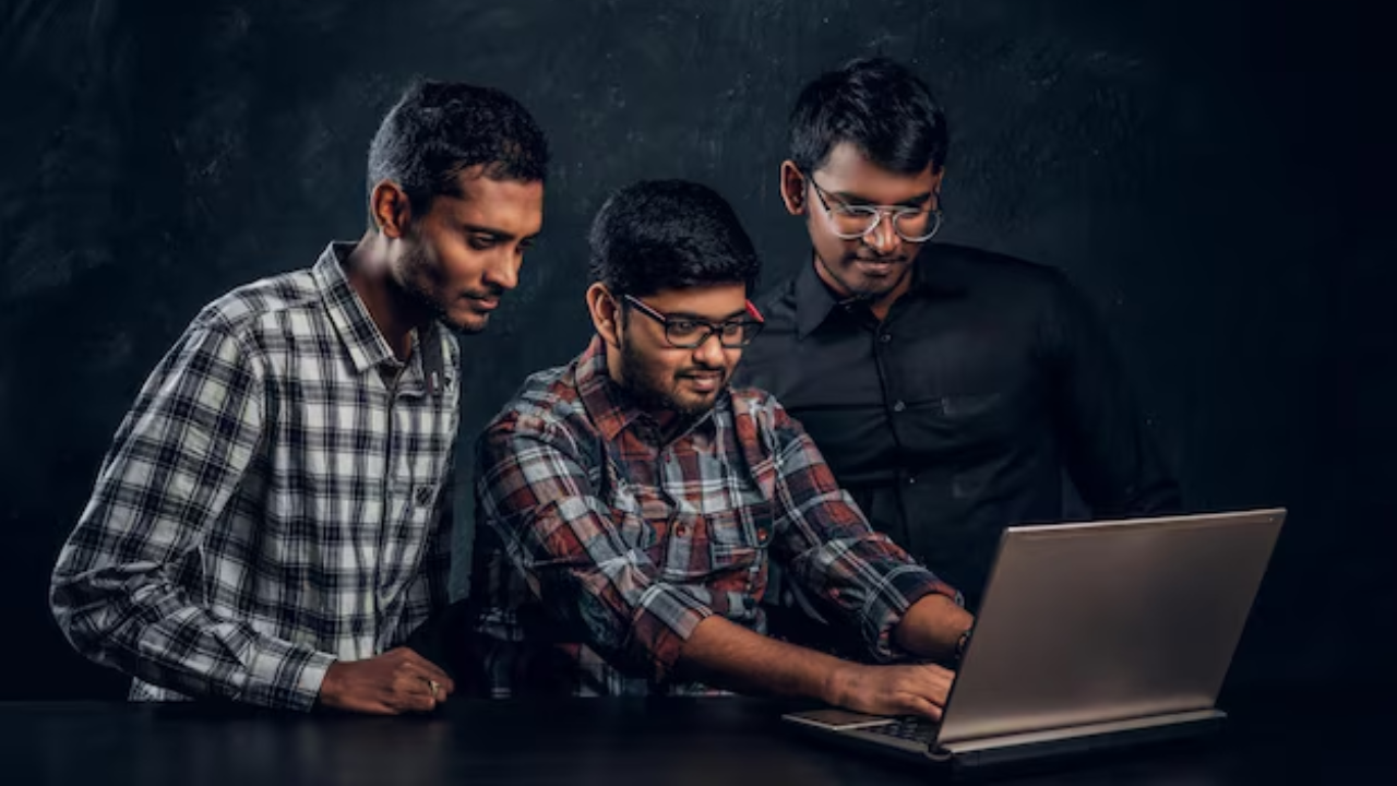 Coding or Theory? Choosing Between BSc CS and BCA for Your IT Career