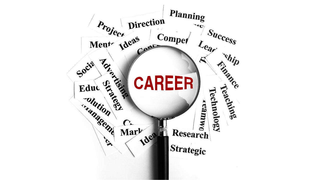 12th Pass and Confused? 7 Unbeatable Career Paths to Kickstart in 2025