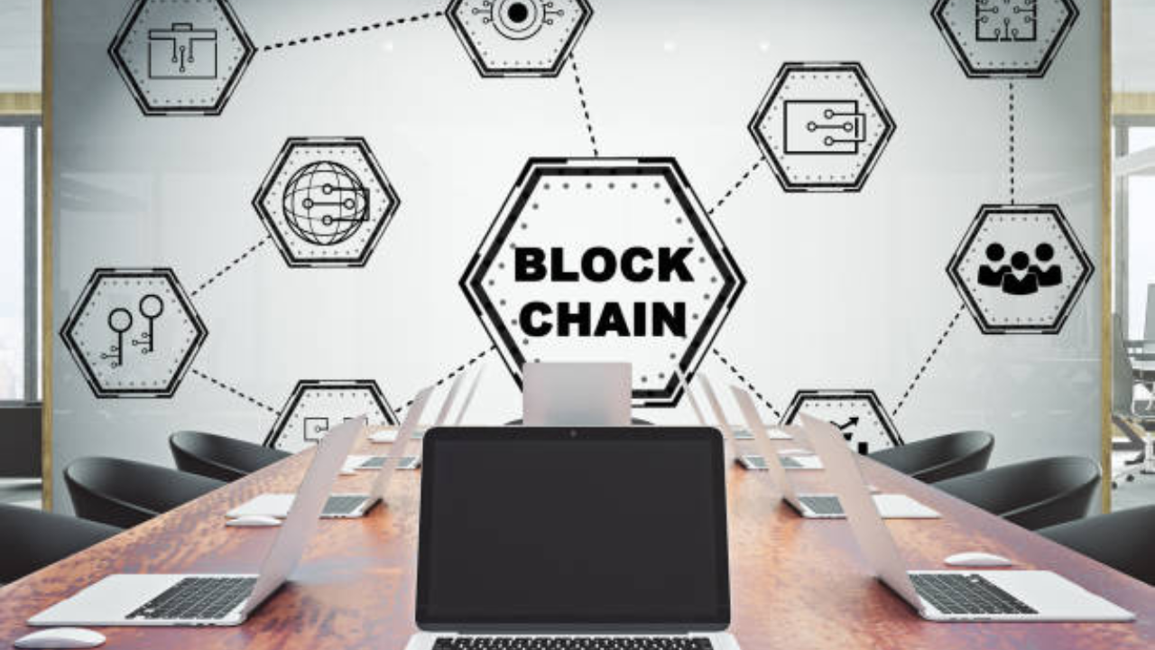 Blockchain and Business Careers: Scope for Commerce & IT Students